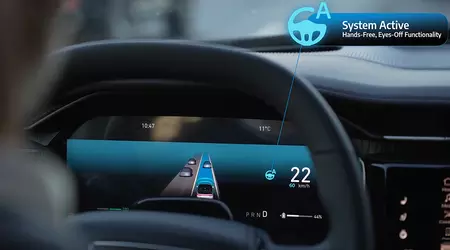 Stellantis a dévoilé STLA AutoDrive, un pilote automatique qui permet aux conducteurs de se détendre au volant.