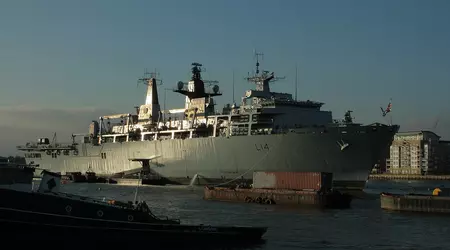 Le Brésil pourrait acheter au Royaume-Uni des navires d'assaut amphibies Albion déclassés