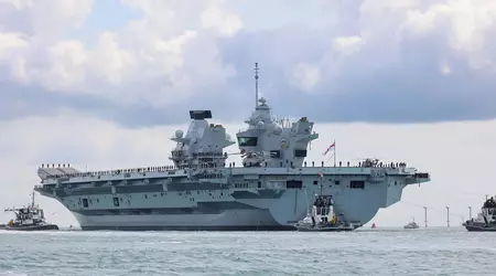 Le HMS Prince of Wales, d'une valeur de 3,85 milliards de dollars, a mis le cap sur les États-Unis. Le plus grand porte-avions britannique recevra des avions de chasse F-35B, des avions convertibles MV-22 et des drones.