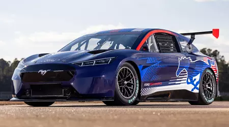 Ford a dévoilé un prototype NASCAR entièrement électrique inspiré de la Mustang Mach-E.