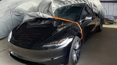 Une photo de la nouvelle Tesla Model 3 au design inspiré du Tesla Roadster fait surface en ligne