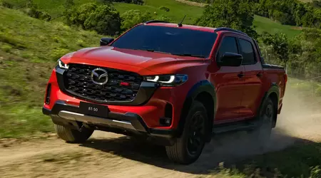 Mazda BT-50 2025 : nouveau turbodiesel de 2,2 litres, emblème géant et packs étendus
