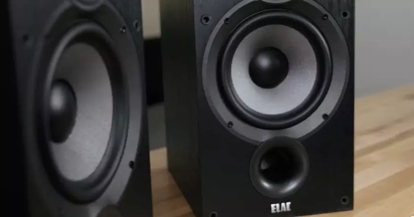 Elac Debut B6.2 haut parleur etagere