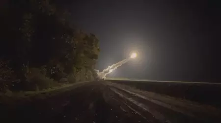 L'Ukraine pourrait recevoir une vingtaine de missiles balistiques ATACMS, chacun doté de 950 sous-munitions et d'une portée de 165 km.