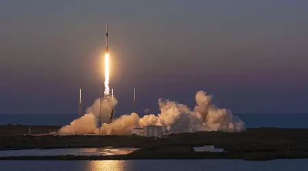SpaceX lance pour la première fois en orbite les mini-satellites Starlink V2