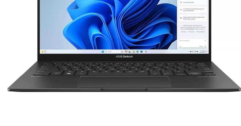 ASUS ZenBook 14 OLED Q415 laptop travail à distance