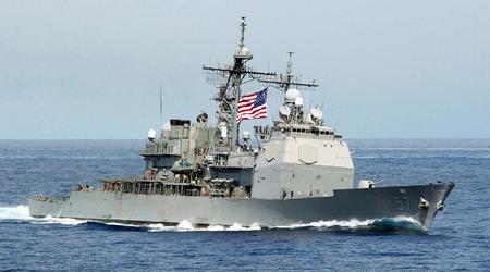 La marine américaine a mis hors service le croiseur USS Lake Champlain après 35 ans de service - le navire de guerre était porteur de missiles Tomahawk, a survécu à une explosion et à une collision avec un navire de pêche.
