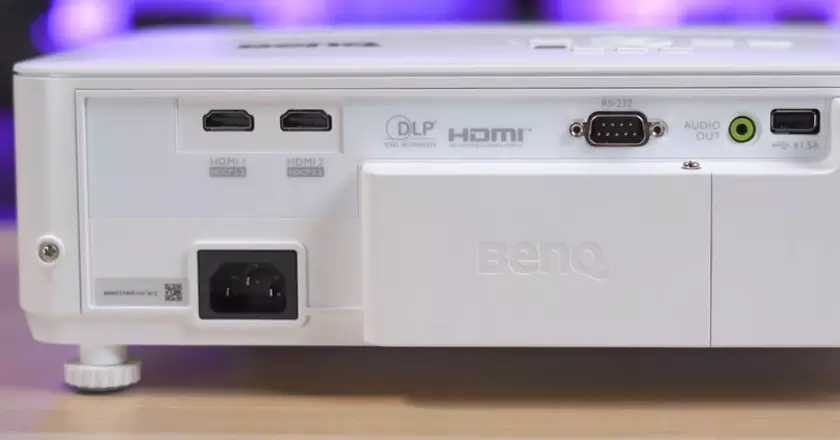 BenQ TK700STi vidéoprojecteur pour utilisation en journée