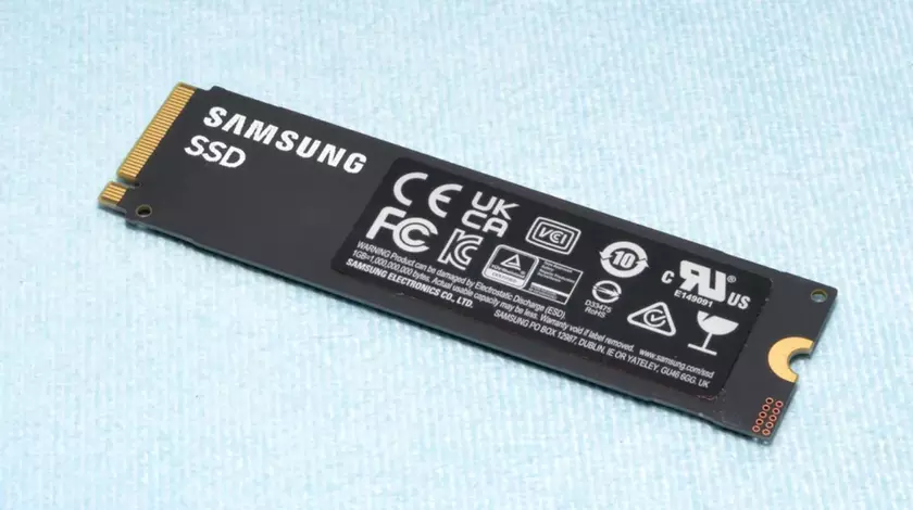 Samsung 990 EVO Plus ou WD_BLACK SN7100