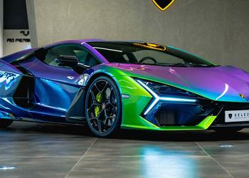 Lamborghini avec une couleur d'usine inhabituelle ...