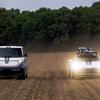 Porsche 911 Dakar avec la camionnette VW ID. Buzz