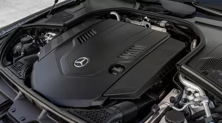 Mercedes ne dit pas adieu au moteur à combustion interne : les puissants moteurs V8 et V12 restent en service.