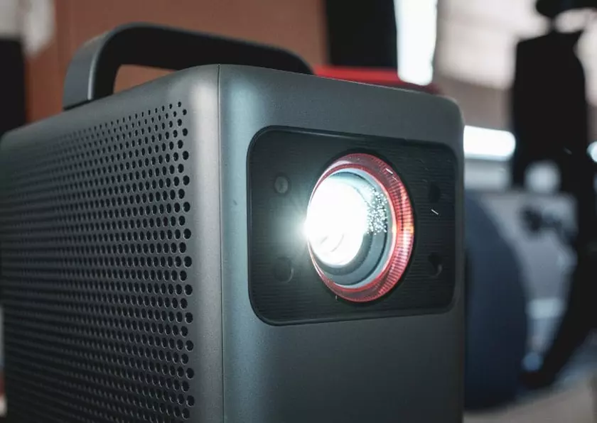 NEBULA Cosmos videoprojecteur 3000 euros