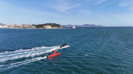 La marine française envisage de combiner un porte-hélicoptères amphibie avec des drones de surface