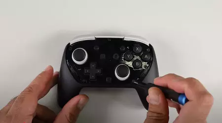 iFixit a sévèrement critiqué la réparabilité de la manette Switch 2 Pro