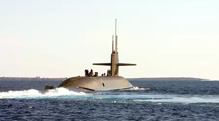 Les États-Unis ont déployé dans le golfe Persique le sous-marin à propulsion nucléaire USS Florida, qui peut transporter 154 missiles de croisière Tomahawk d'une portée allant jusqu'à 2 500 kilomètres.