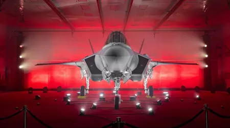 Lockheed Martin présente le premier avion de combat polonais F-35 Husarz 
