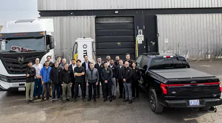 Jusqu'à 400 kW par véhicule : ABB E-Mobility a installé la première station de recharge A400 HPC en Amérique du Nord.
