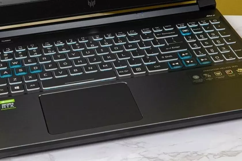 Acer Predator Helios 300 ordinateur tuning auto