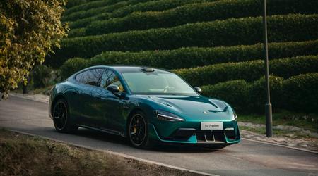 Une émeraude parmi les voitures électriques : Xiaomi a dévoilé la SU7 Ultra sedan dans une luxueuse couleur verte.