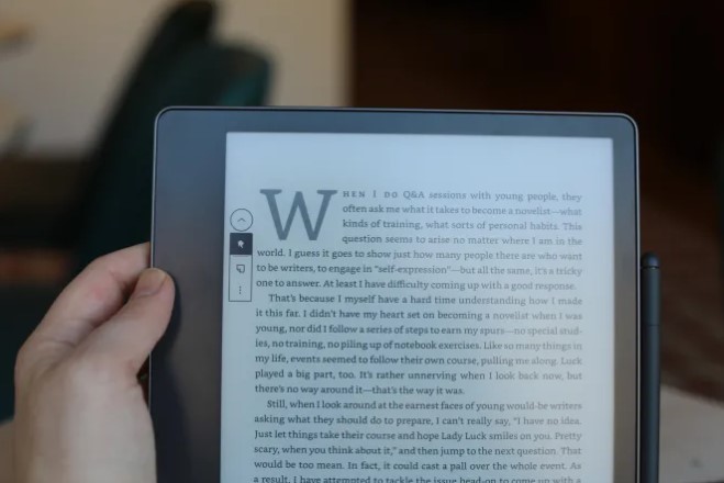 Tablette d'écriture Amazon Kindle Scribe à encre électronique