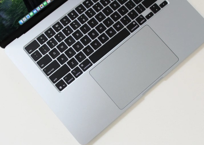 MacBook Air M4 contre MacBook Pro M4
