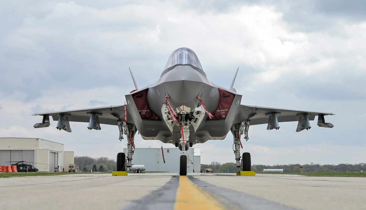 La Garde nationale aérienne du Wisconsin reçoit trois avions de combat de cinquième génération F-35 Lightning II La Garde nationale aérienne du Wisconsin reçoit trois avions de combat de cinquième génération F-35 Lightning II