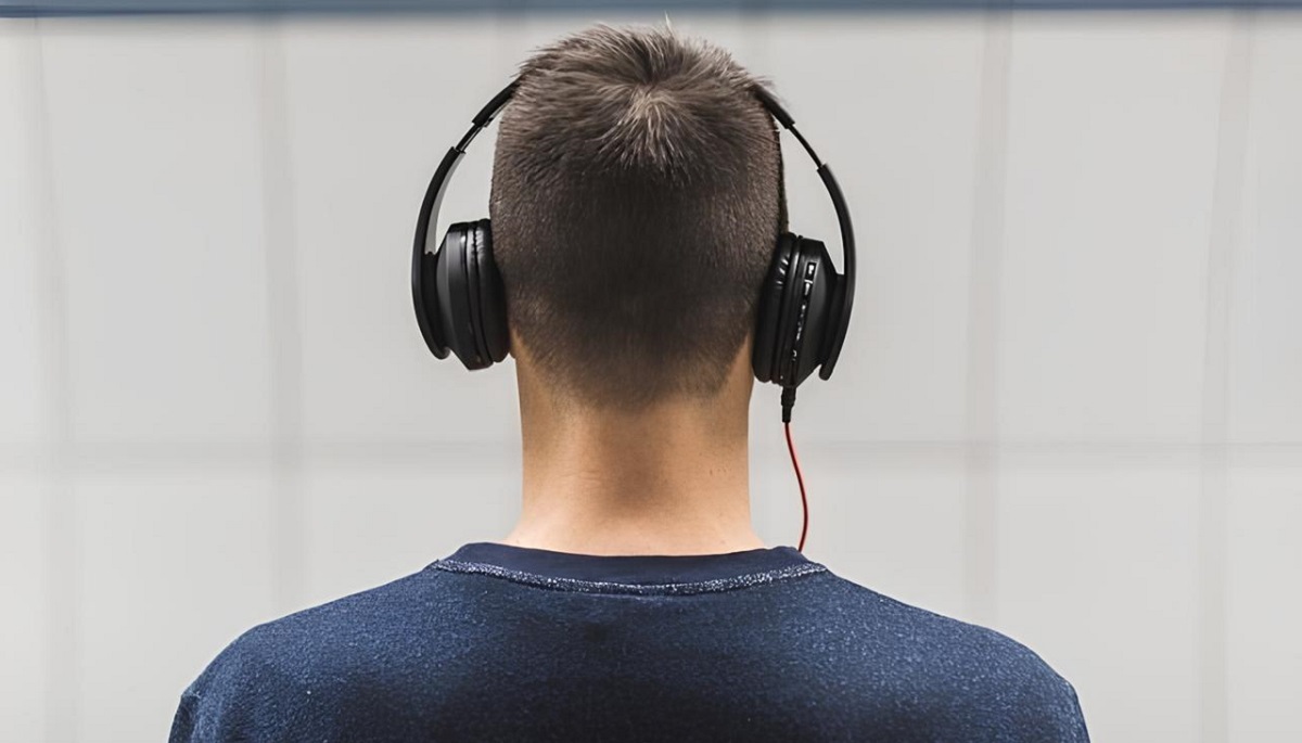 Secrets du vol sonore : comment la technologie des écouteurs nous rapproche de la musique Nouveaux horizons du son : comment des écouteurs high-tech transforment notre expérience sonore