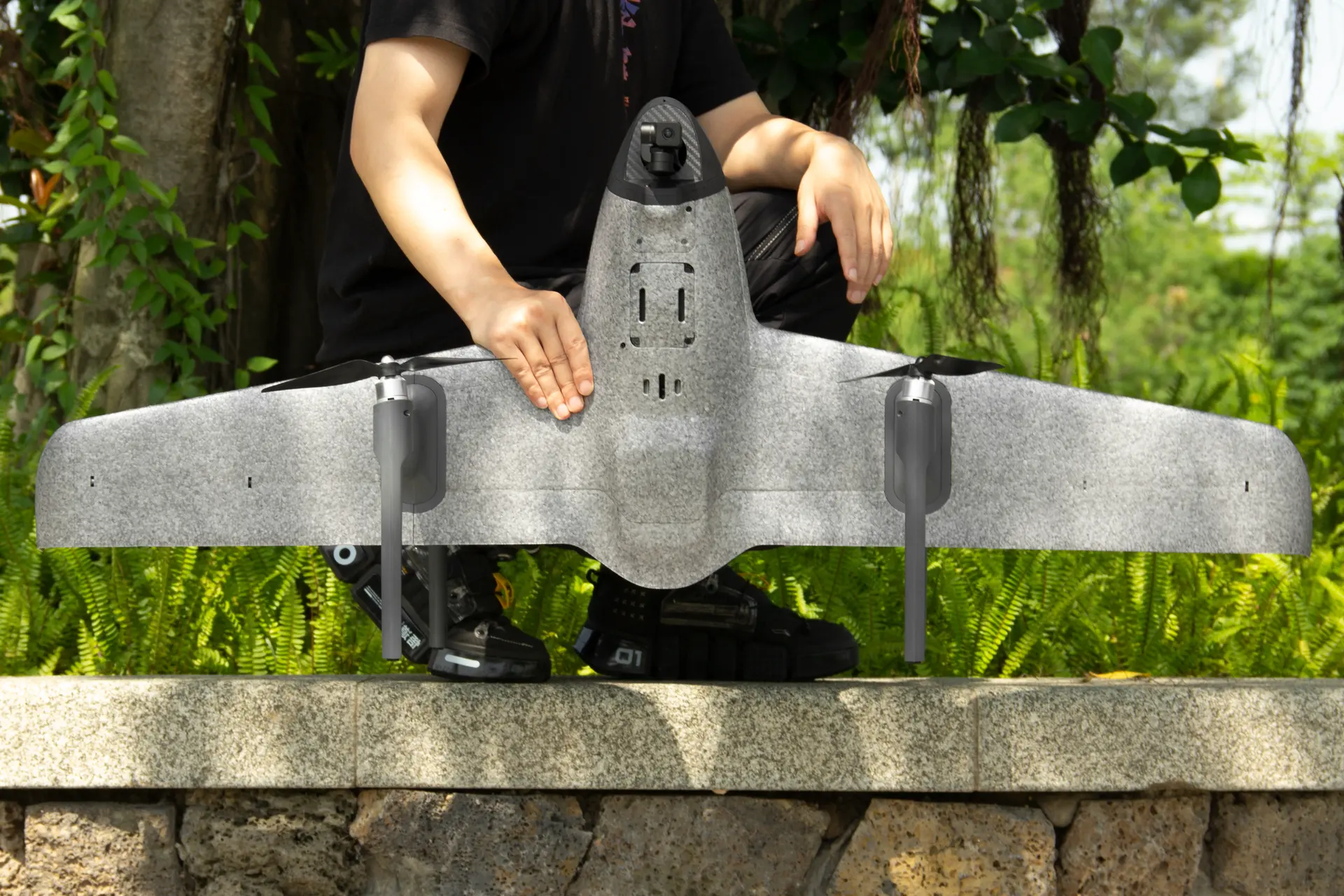 Le Swan Voyager est un drone VTOL avec une vitesse de 90km/h, une portée de 45km et un support pour casque FPV, et est vendu au prix de 1599$ Le Swan Voyager est un drone VTOL avec une vitesse de 90km/h, une portée de 45km et un support pour casque FPV, et est vendu au prix de 1599$