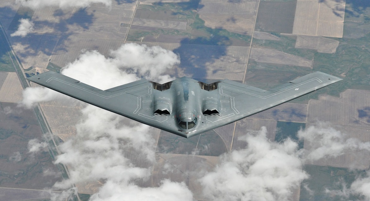 Le bombardier nucléaire B-2 Spirit a célébré le 34e anniversaire de son premier vol officiel. Le bombardier nucléaire B-2 Spirit a célébré le 34e anniversaire de son premier vol officiel.