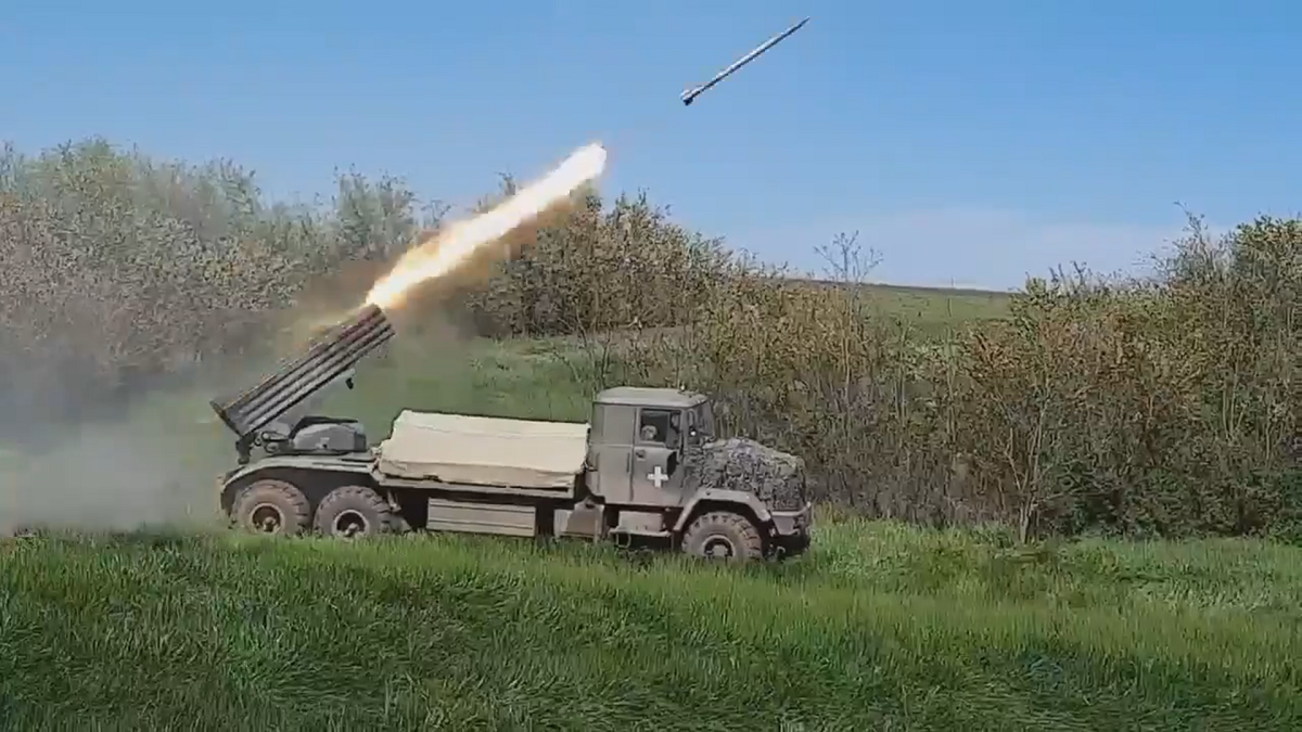 Les forces armées ukrainiennes publient une rare vidéo du système de lance-roquettes multiples Bastion-2 en action Les forces armées ukrainiennes publient une rare vidéo du système de lance-roquettes multiples Bastion-2 en action