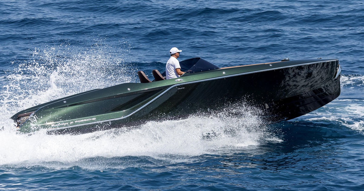 Design d'Avanguard : Le Nouveau Charme du Frauscher x Porsche 850 Fantom Frauscher x Porsche 850 Fantom : Innovation et Luxe sur l'Eau