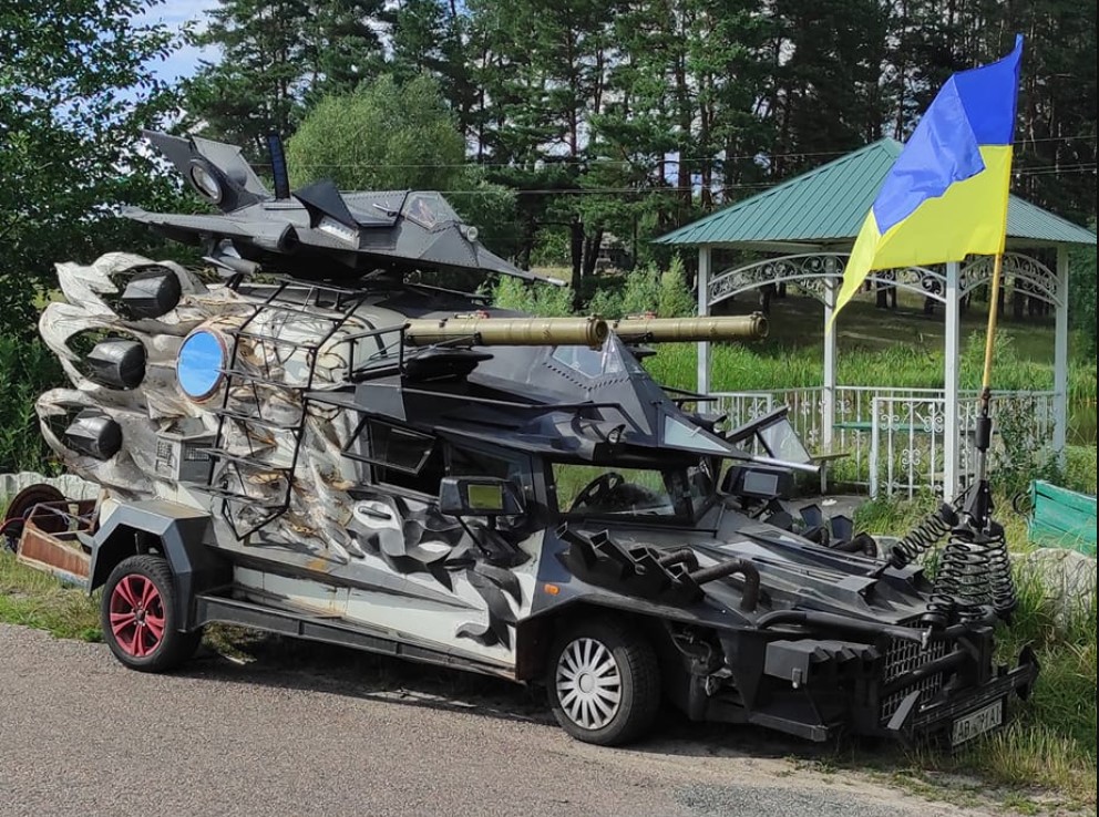 Les Ukrainiens ont créé un véhicule brutal avec deux Lockheed F-117 Nighthawks, plusieurs canons et un missile pour effrayer les Russes Les Ukrainiens ont créé un véhicule brutal avec deux Lockheed F-117 Nighthawks, plusieurs canons et un missile pour effrayer les Russes