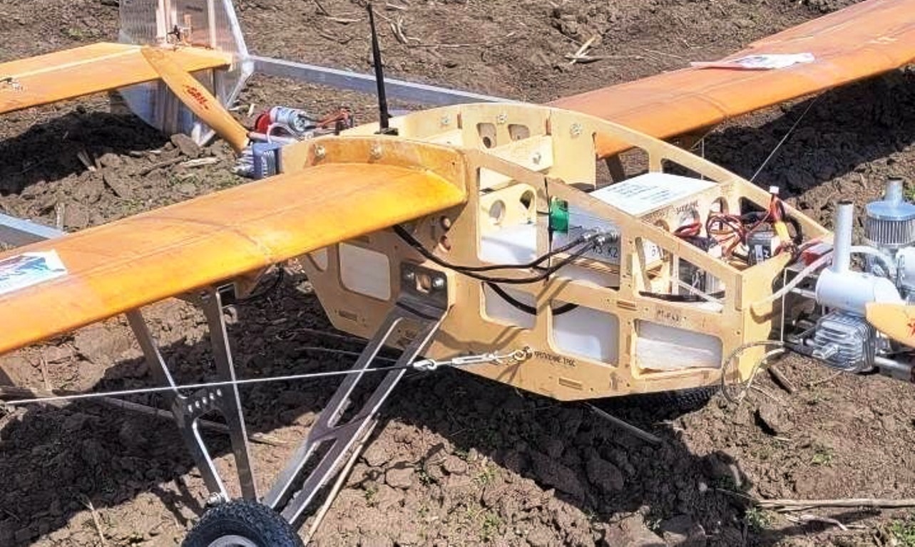 Les forces armées ukrainiennes ont saisi un drone russe en bois qui pourrait être utilisé pour tromper les systèmes de défense aérienne. Les forces armées ukrainiennes ont saisi un drone russe en bois qui pourrait être utilisé pour tromper les systèmes de défense aérienne.