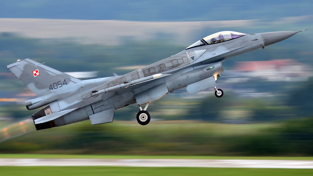 La Pologne va payer 51 millions de dollars à Elbit Systems pour un simulateur de pilote de chasse F-16 Block 52+. La Pologne va payer 51 millions de dollars à Elbit Systems pour un simulateur de pilote de chasse F-16 Block 52+.
