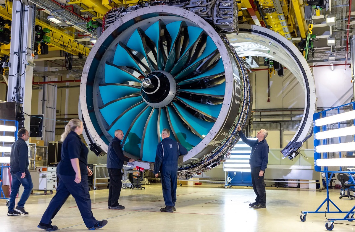 Rolls-Royce a testé le moteur UltraFan de 67 MW, qui fonctionne avec du carburant SAF propre et permettra d'économiser des milliards de dollars en carburant. Rolls-Royce a testé le moteur UltraFan de 67 MW, qui fonctionne avec du carburant SAF propre et permettra d'économiser des milliards de dollars en carburant.