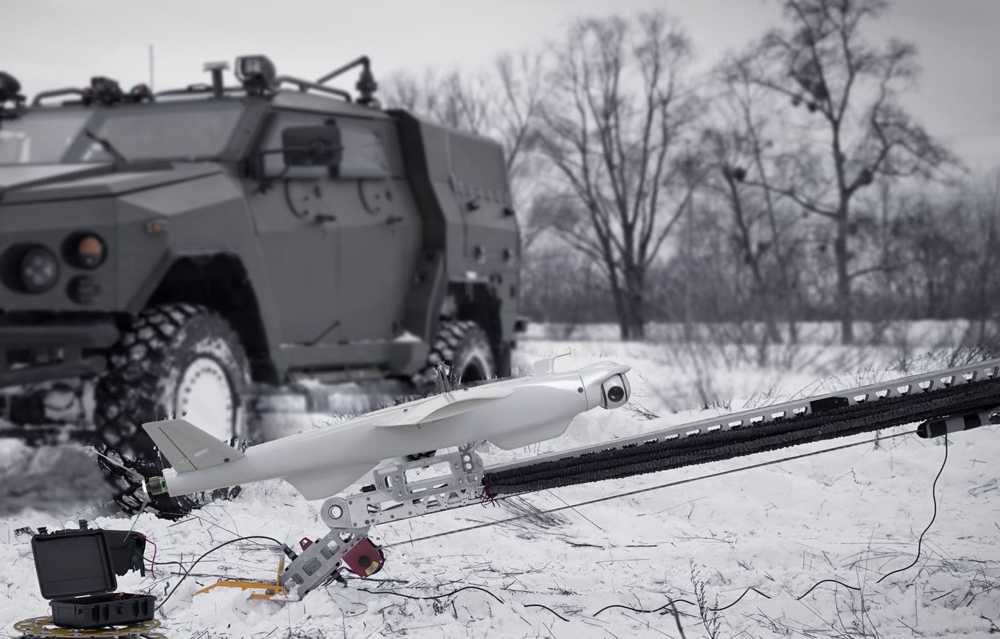 Les fabricants du drone kamikaze ukrainien RAM II, qui a détruit des équipements russes d'une valeur de plusieurs dizaines de millions de dollars, pourraient fabriquer 1 000 de ces drones par mois. Les fabricants du drone kamikaze ukrainien RAM II, qui a détruit des équipements russes d'une valeur de plusieurs dizaines de millions de dollars, pourraient fabriquer 1 000 de ces drones par mois.