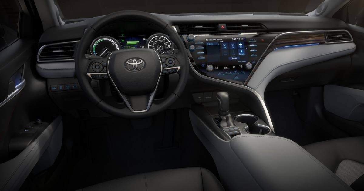 Intérieur futuriste : Que propose la Toyota Camry à l'intérieur ? Plongez dans l'innovation : Ces détails intérieurs de la Toyota Camry vous surprendront