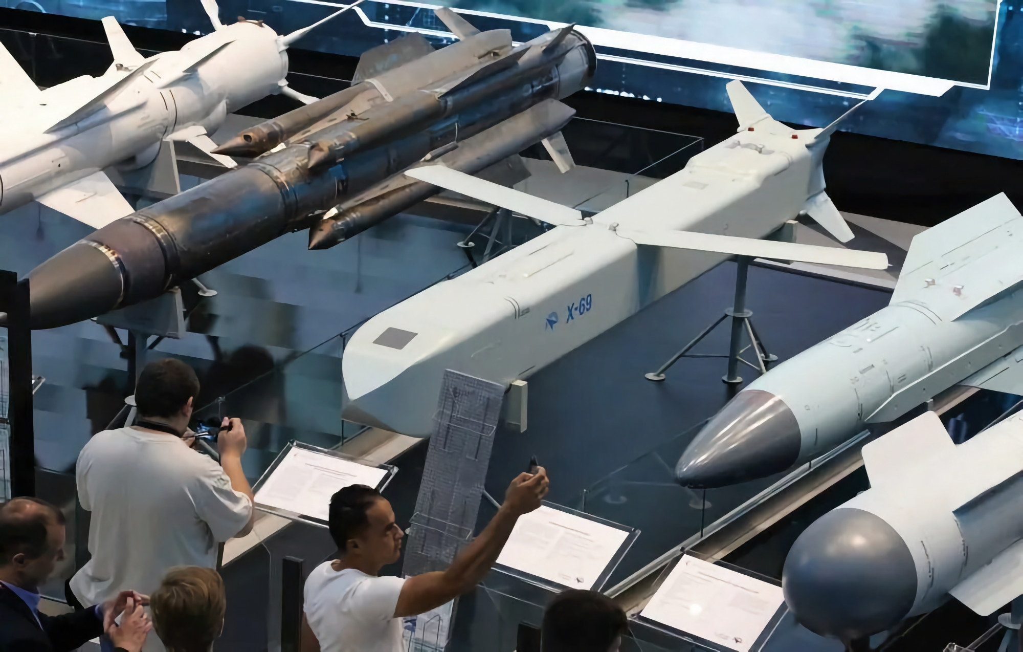 La Russie a utilisé de nouveaux missiles de croisière Kh-69 pour frapper l'Ukraine pour la première fois. Ces missiles ont probablement été lancés à partir d'un avion de chasse Su-57 de cinquième génération.