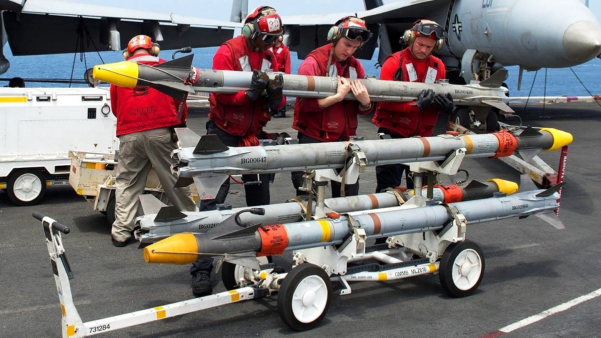 Raytheon va augmenter sa production de missiles AIM-9X Sidewinder pour atteindre 2 500 missiles d'avion par an Raytheon va augmenter sa production de missiles AIM-9X Sidewinder pour atteindre 2 500 missiles d'avion par an