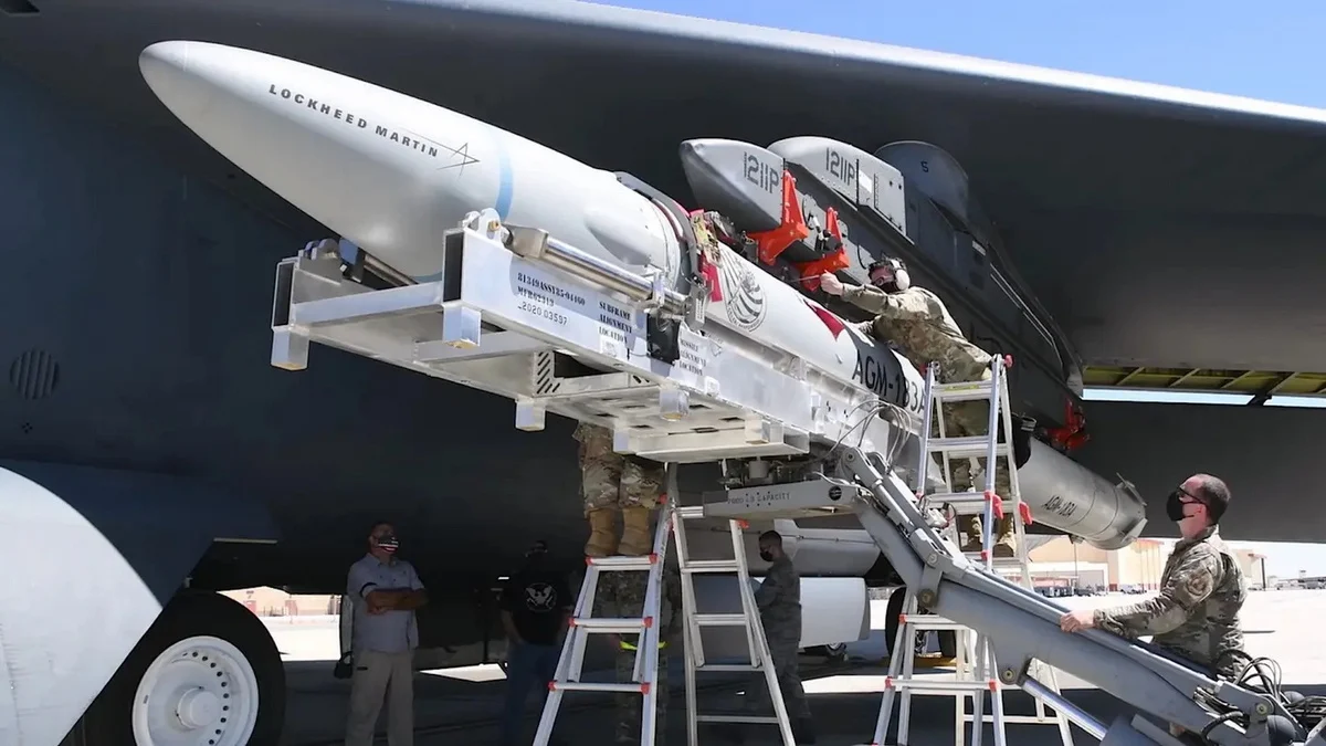 L'armée de l'air américaine pourrait donner une seconde chance au missile hypersonique AMG-183A ARRW en cas d'essai réussi en 2023. L'armée de l'air américaine pourrait donner une seconde chance au missile hypersonique AMG-183A ARRW en cas d'essai réussi en 2023.
