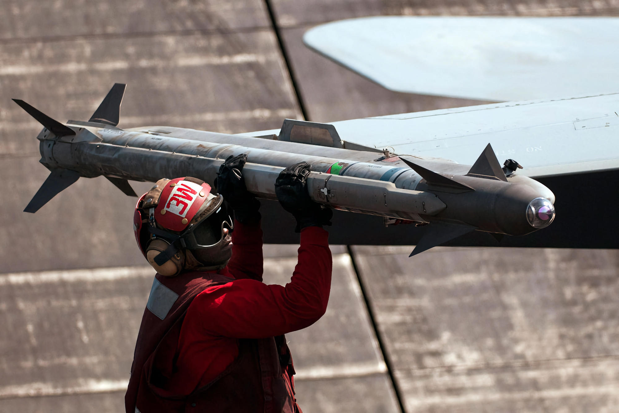 L'aviation ukrainienne reçoit des missiles air-air AlM-9 Sidewinder L'aviation ukrainienne reçoit des missiles air-air AlM-9 Sidewinder