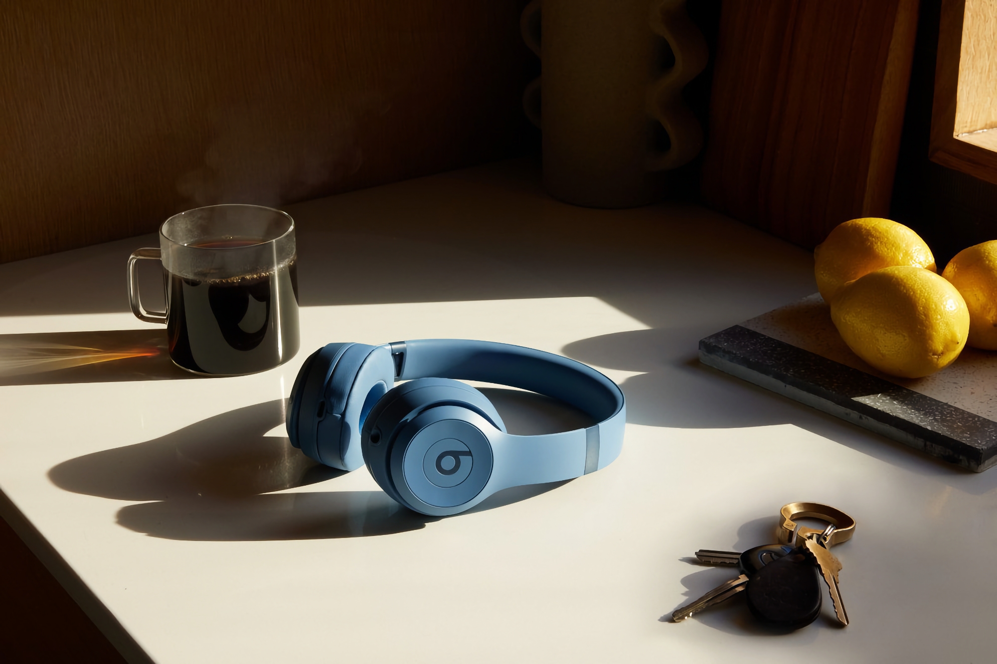 Beats Solo 4 : haut-parleurs de 40 mm, prise en charge de l'audio spatiale, port USB-C et jusqu'à 50 heures d'autonomie pour 199 $.