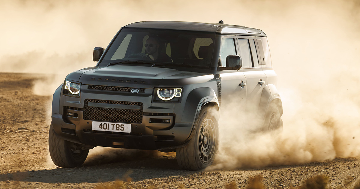 Land Rover dévoile le Defender OCTA : La rencontre des terrains accidentés et de la technologie de pointe Présentation du Land Rover Defender OCTA : Une nouvelle référence en matière d'innovation tout-terrain