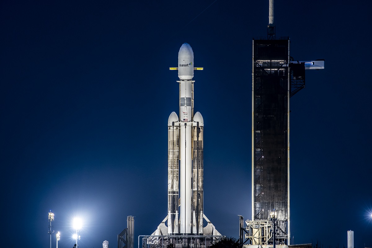 Falcon Heavy réussit la sixième mission de son histoire - SpaceX envoie trois satellites dans l'espace Falcon Heavy réussit la sixième mission de son histoire - SpaceX envoie trois satellites dans l'espace