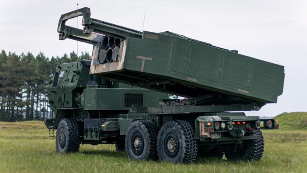 Lockheed Martin livre deux lanceurs M142 HIMARS supplémentaires à la Pologne dans le cadre d'un contrat de 655 millions de dollars. Lockheed Martin livre deux lanceurs M142 HIMARS supplémentaires à la Pologne dans le cadre d'un contrat de 655 millions de dollars.