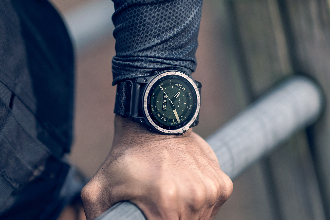 Garmin a dévoilé une nouvelle smartwatch Tactix 7 avec écran AMOLED au prix de 1400 $.