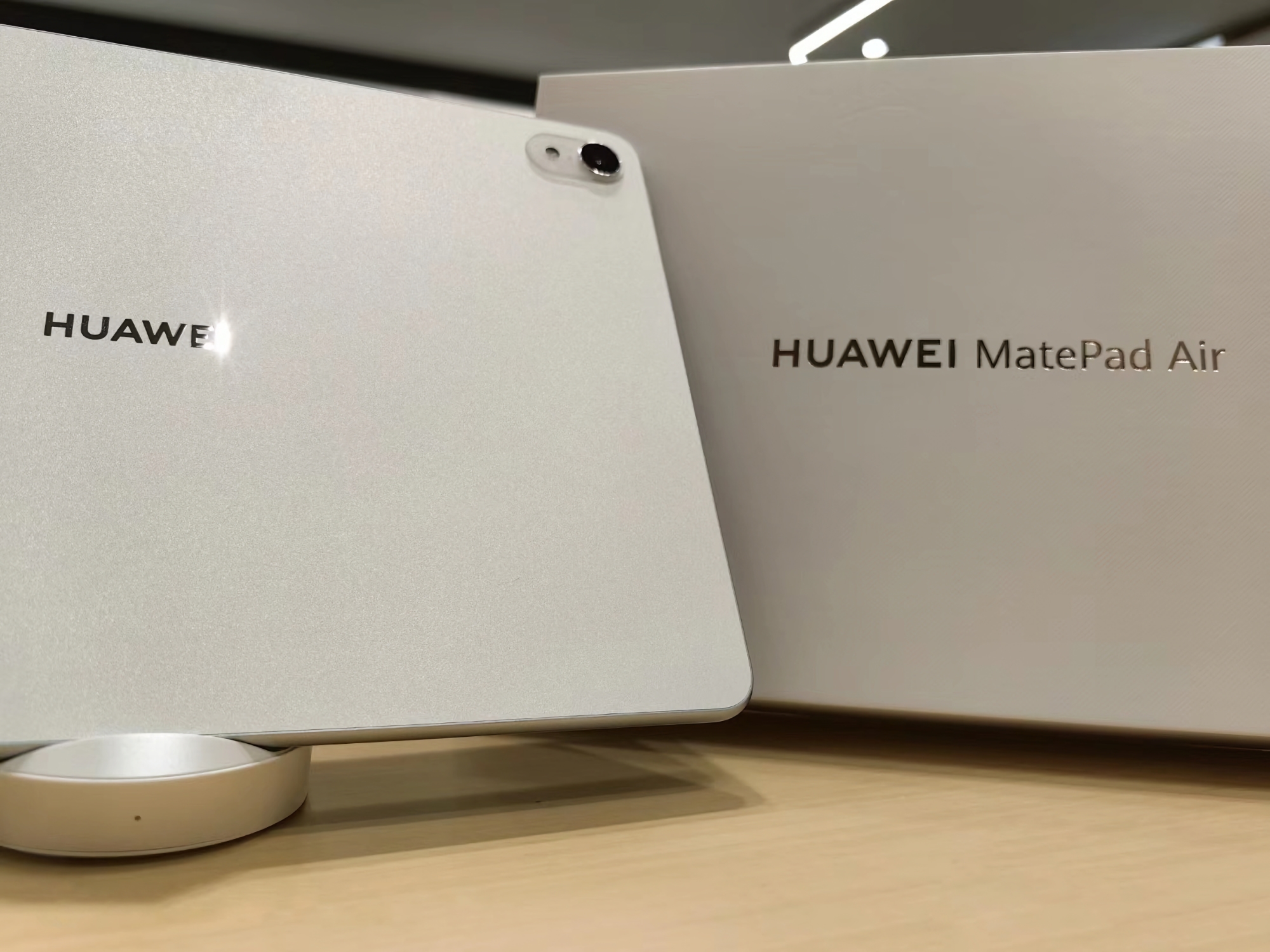 Écran 144 Hz, puce Snapdragon 888 et appareil photo principal avec flash LED : les spécifications et les photos du Huawei MatePad Air ont fait surface en ligne. Écran 144 Hz, puce Snapdragon 888 et appareil photo principal avec flash LED : les spécifications et les photos du Huawei MatePad Air ont fait surface en ligne.