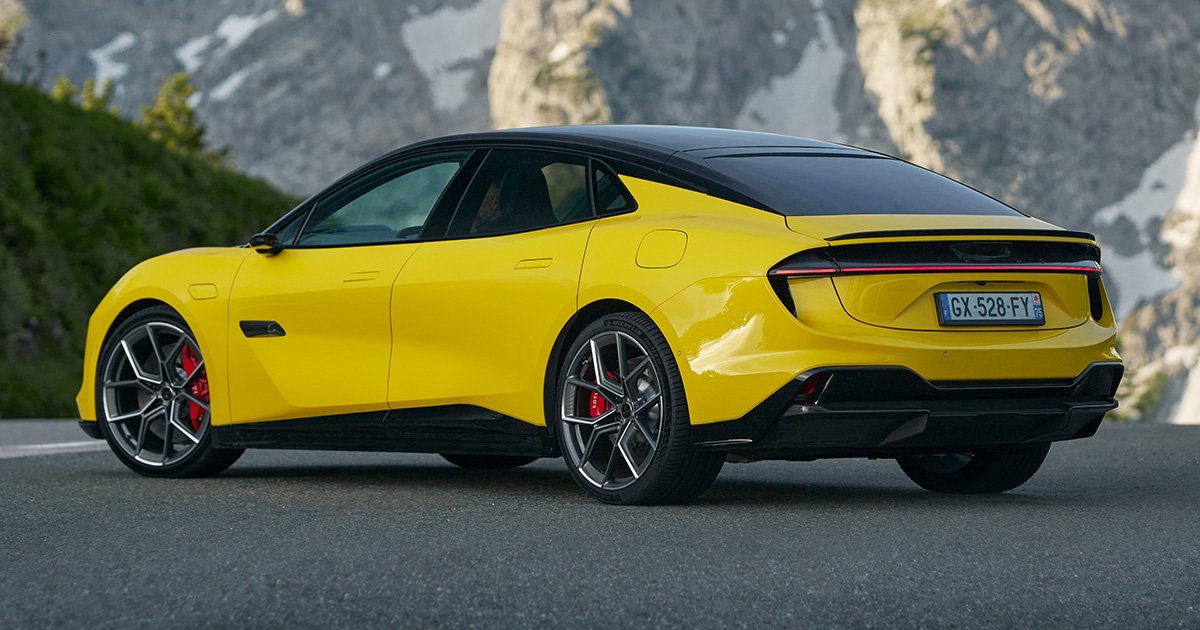 Lotus va lancer des voitures "hyper-hybrides" dotées de moteurs à essence et d'un système de recharge en mouvement Lotus va lancer des voitures "hyper-hybrides" dotées de moteurs à essence et d'un système de recharge en mouvement