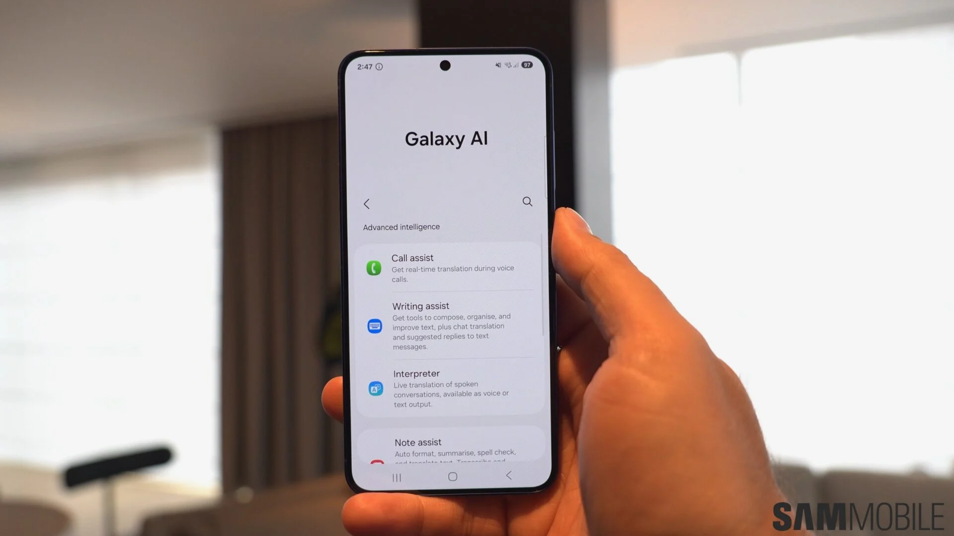 Écoutez, ne lisez pas : One UI 7 sur le Galaxy S25 transforme les articles en audio Nouvelle fonctionnalité du Galaxy S25 : One UI 7 parle des articles en ligne !